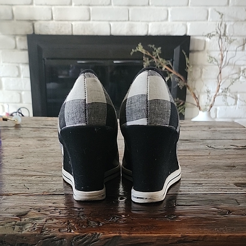 Rampage Checkered Black and White Heels - Picture 4 of 8